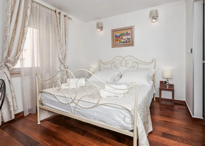 Central Luxury Apartment Xenia